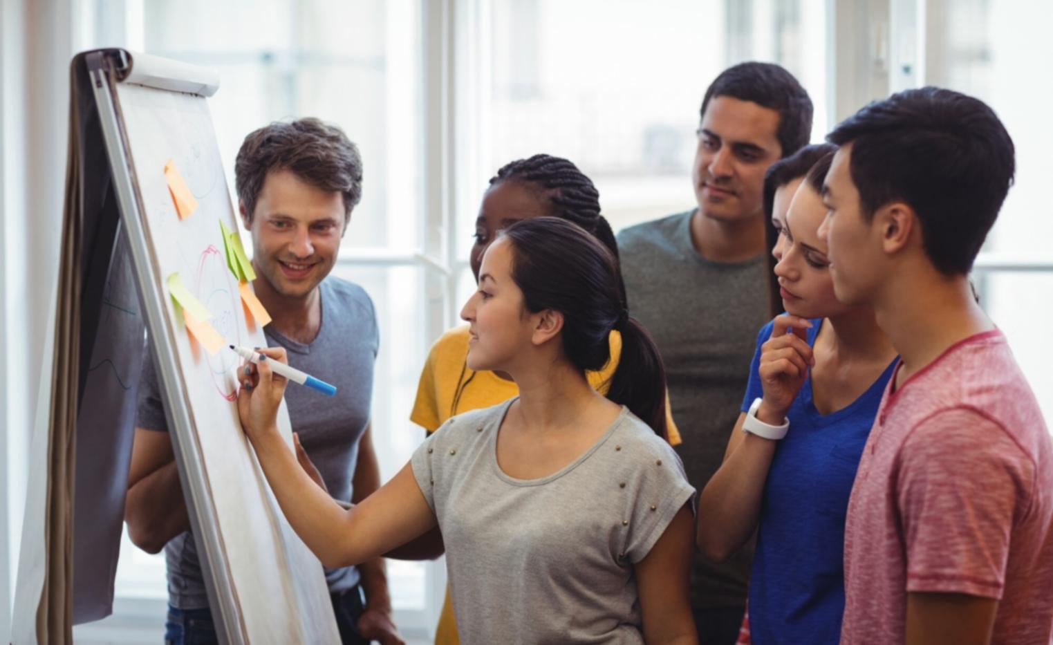 Sistema de aprendizaje adaptativo mostrando diferentes métodos de estudio personalizados